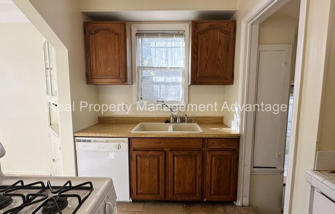 Ferndale Charm Close to Everything - Bay Windows, Garage, Basement, and More!