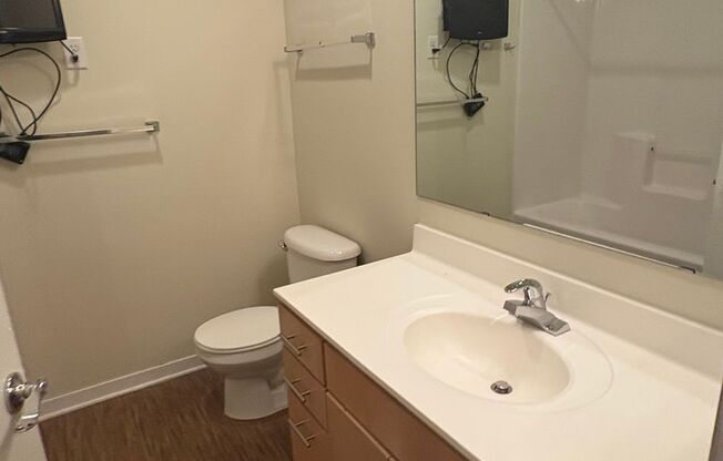 4 beds, 2 baths, 1,246 sqft, $3,300, Unit 306