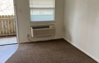 1 bed, 1 bath, 700 sqft, $450, Unit 12