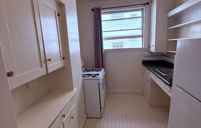 650ft2 - Sunny Apartment, Close to everywhere! Nearby BART & CAL