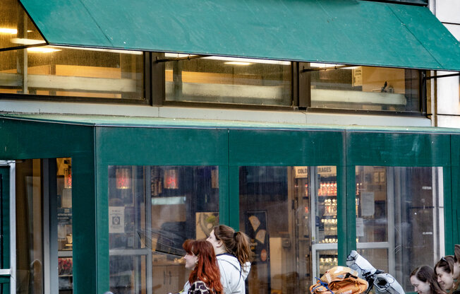 2 beds, 1 bath, $7,050, Unit 18B