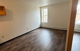 112 N 5th St