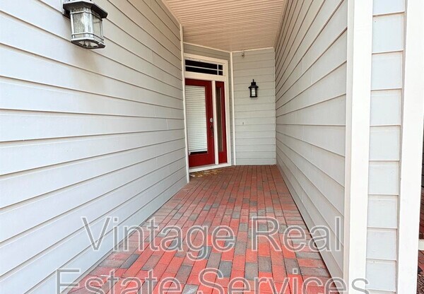 2856 BAYSHORE TRL DR