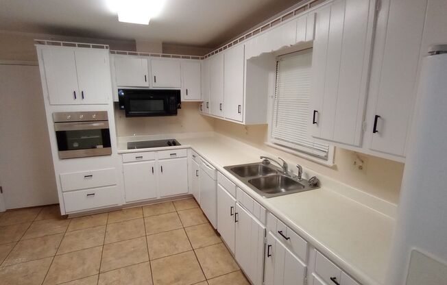 3 beds, 2 baths, $1,500