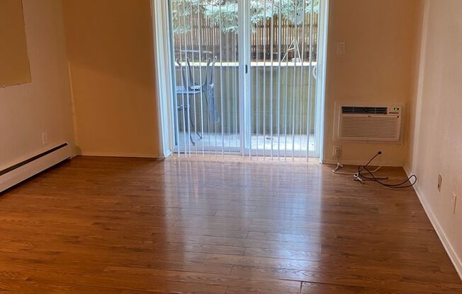 1 bed, 1 bath, 600 sqft, $1,695, Unit 103