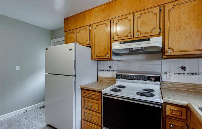 2 beds, 2 baths, $1,995