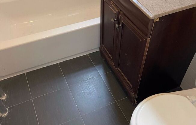 1 bed, 1 bath, $1,750, Unit B10