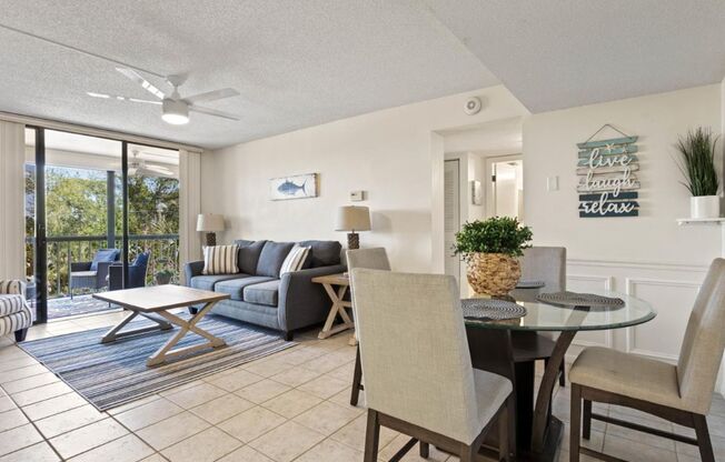 Beautifully Fully Furnished Annual 2BR/2BA Condo in Promenade West