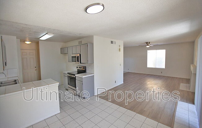 10009 N 66 LN