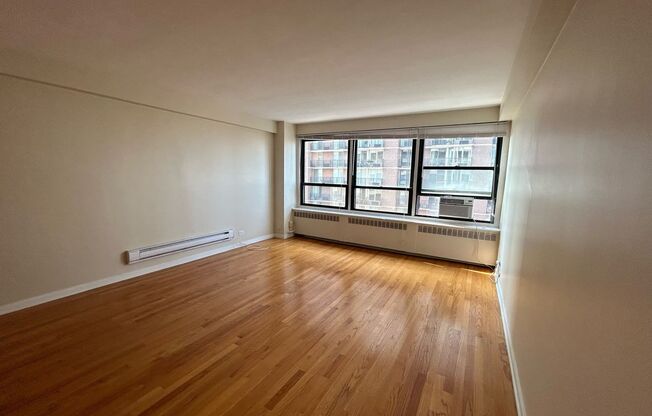 1 bed, 1 bath, 700 sqft, $1,950, Unit 418-1101