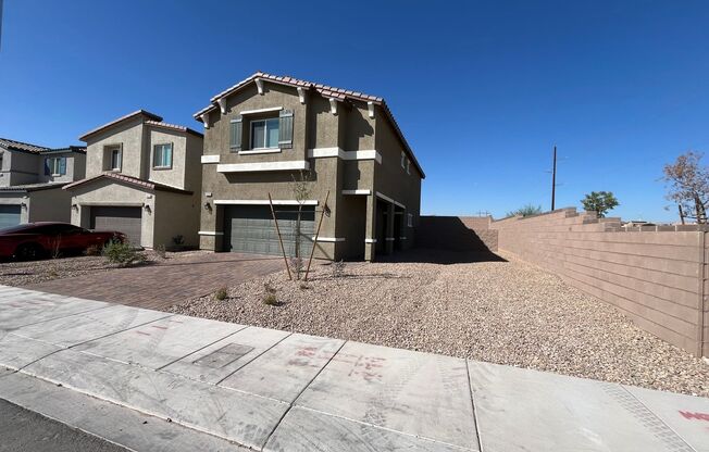 Brand-New Home in the Southern Highlands area with 4 bedroom and 2.5 bathroom.