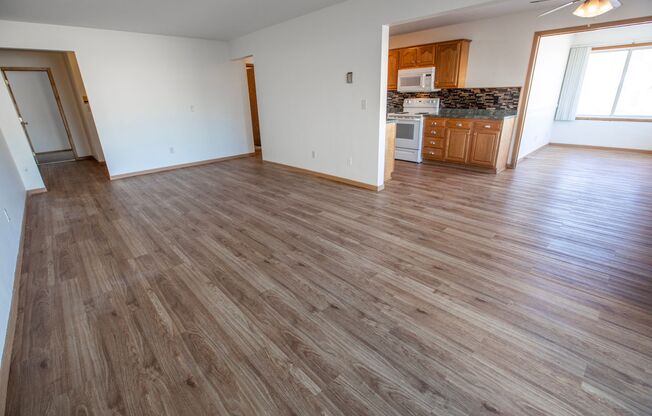 2 beds, 1 bath, 1,070 sqft, $1,670, Unit 1955-120