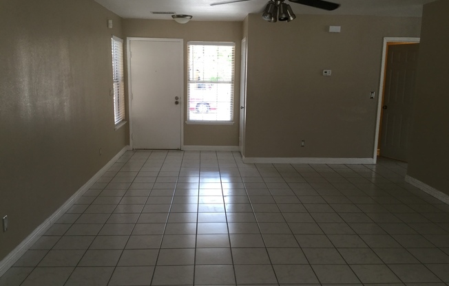 Gorgeous 3Bed/2.5Bath/Pool/Spa, 2-Story Home located in the NW part of the valley