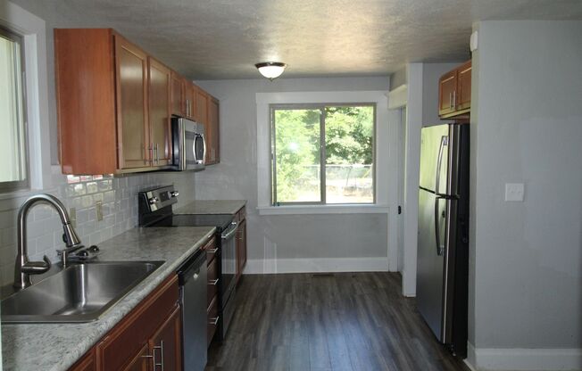 2 beds, 1 bath, $1,795