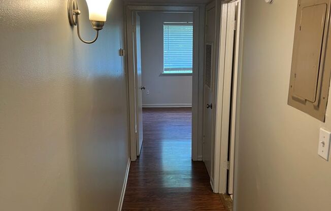 2 beds, 2 baths, $995, Unit D