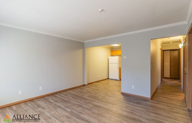 3 beds, 1.5 baths, 1,008 sqft, $1,050, Unit 18