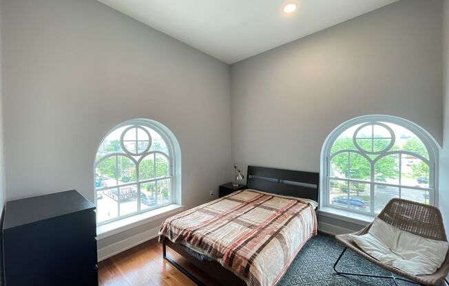 2 beds, 2 baths, $2,095, Unit Apt 40