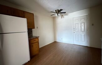 2 beds, 1 bath, $700