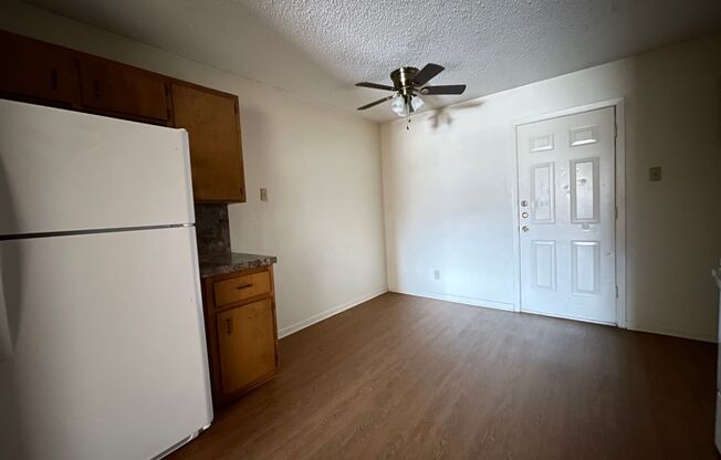 2 beds, 1 bath, $700