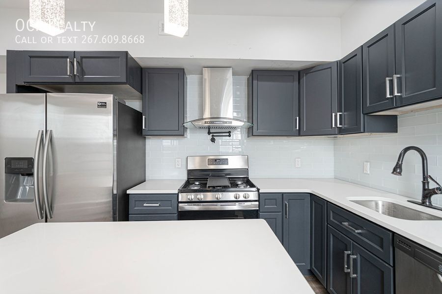 2221 FEDERAL ST