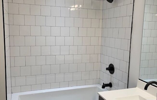 1 bed, 1 bath, 745 sqft, $1,650, Unit 356