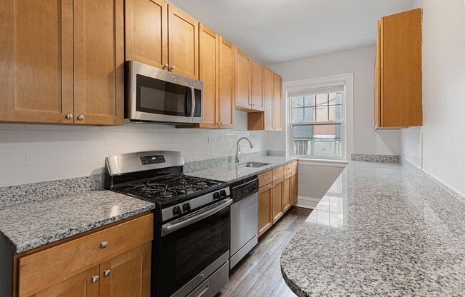 2 beds, 1 bath, 700 sqft, $2,450, Unit 1100-1st Floor