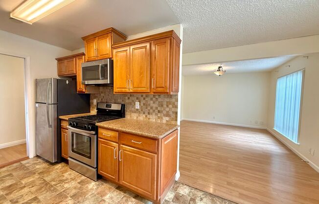 $3,490 / Stunning 4BR/3BA Family Home in Union City