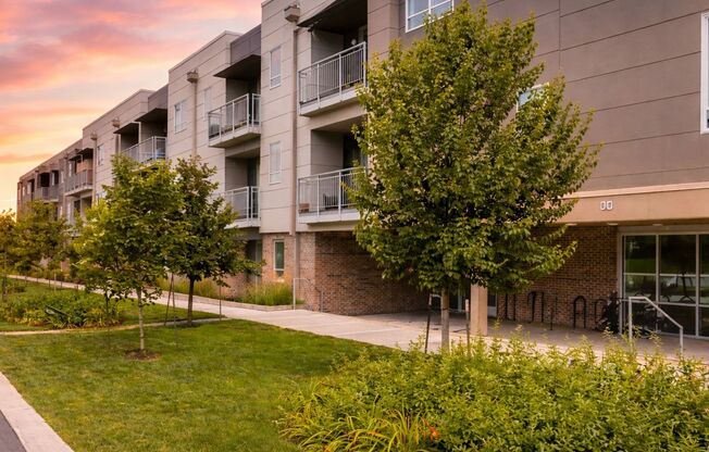 1 bed, 1 bath, 666 sqft, $999, Unit 4-104