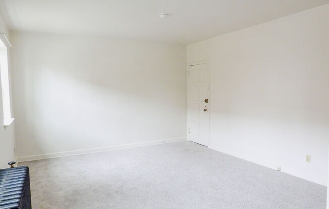 Studio, 1 bath, 450 sqft, $800, Unit 775-44