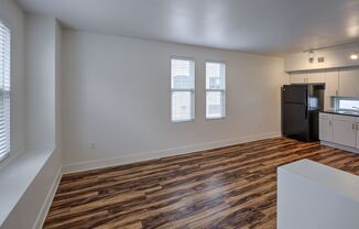 2 beds, 2 baths, $1,299, Unit 124