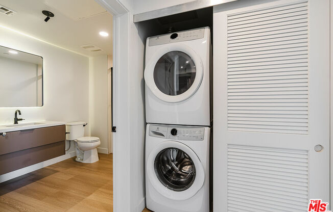 1 bed, 1 bath, 787 sqft, $4,195, Unit 728