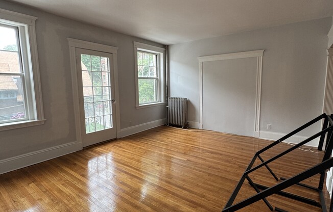 104 STRATHMORE RD
