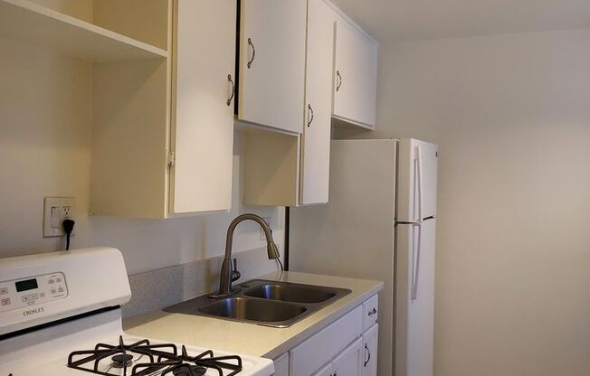 Studio, 1 bath, 500 sqft, $1,630, Unit 2138 1/2