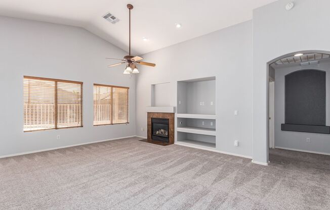 3 bed, 2 bath home in Mesa with sparking pool!