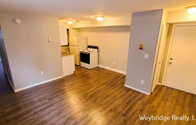 1 bed, 1 bath, 635 sqft, $750, Unit #1