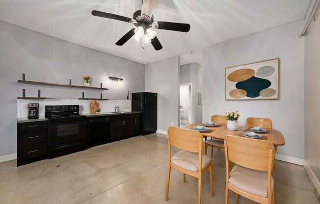 1 bed, 1 bath, 595 sqft, $895, Unit Urban Studios: 5300-#37