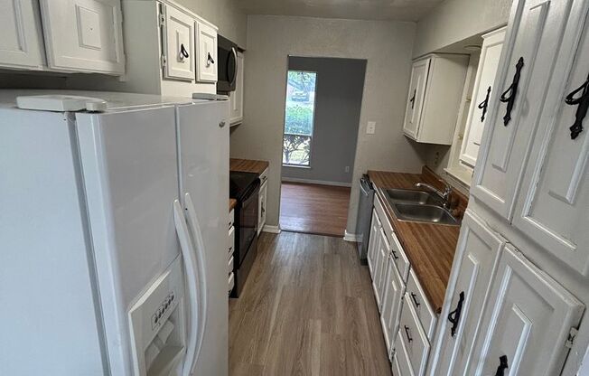 3 beds, 2 baths, $2,300