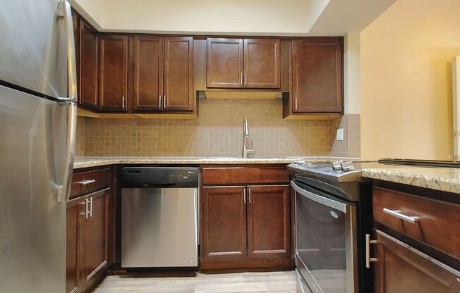 2 beds, 2 baths, 872 sqft, $1,195, Unit 05-D