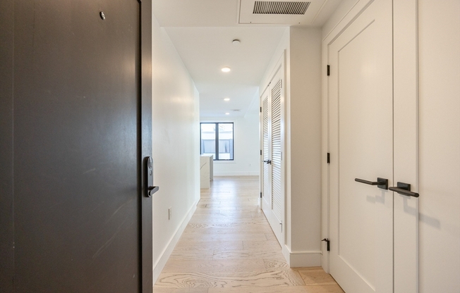 1 bed, 1 bath, 688 sqft, $2,950, Unit 209