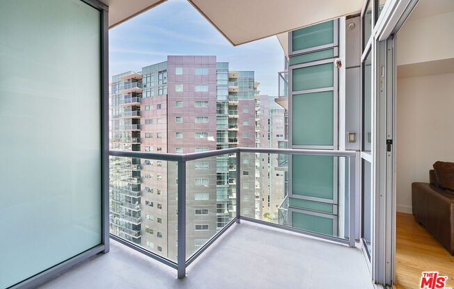 1 bed, 1 bath, 854 sqft, $4,400, Unit 1527