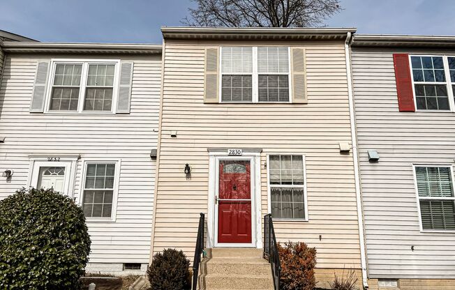 Updated 2 Bed 1.5 Bath Townhouse Close to Mosaic District