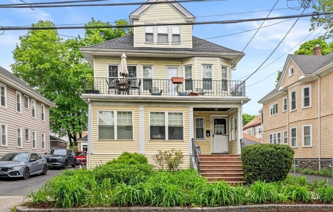 58 TROWBRIDGE ST