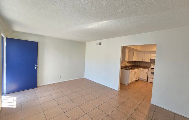2 Bed 1 Bath Spacious Apartment