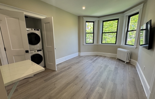 1 bed, 1 bath, 400 sqft, $3,400, Unit 48