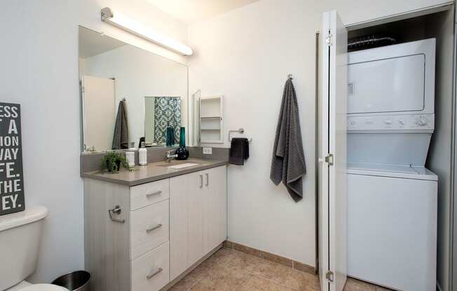 800J Lofts Bathroom and Washer and Dryer