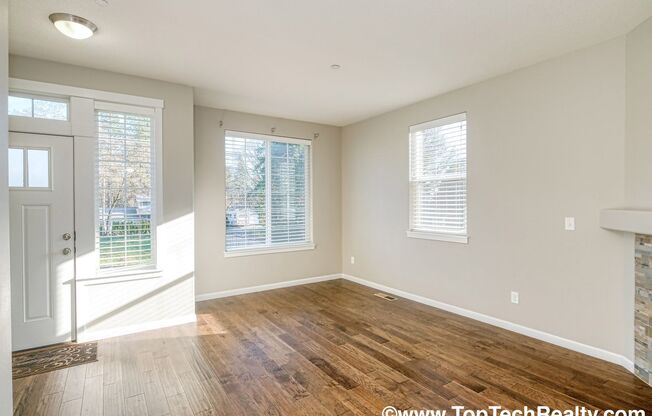 Fabulous Courtyard-Facing Corner Lot Unit | 3 BR | 2.5 BA Townhome | Across the Street from Melilah Park