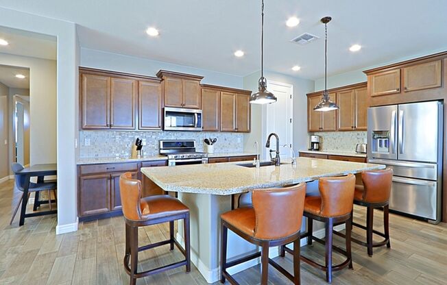 4 beds, 3 baths, $5,460