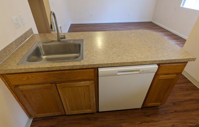 2 beds, 1 bath, 750 sqft, $1,425, Unit 26