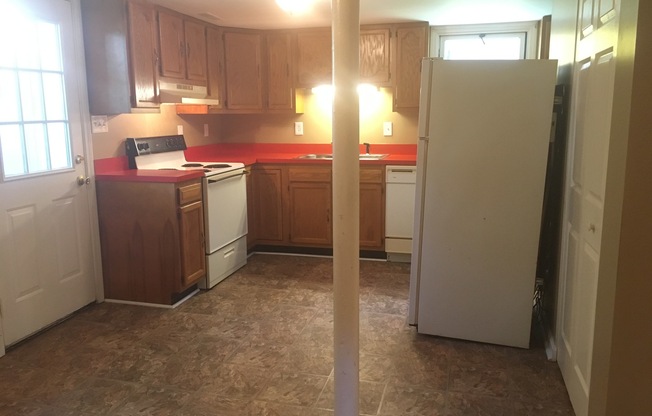 3 beds, 2 baths, $1,375