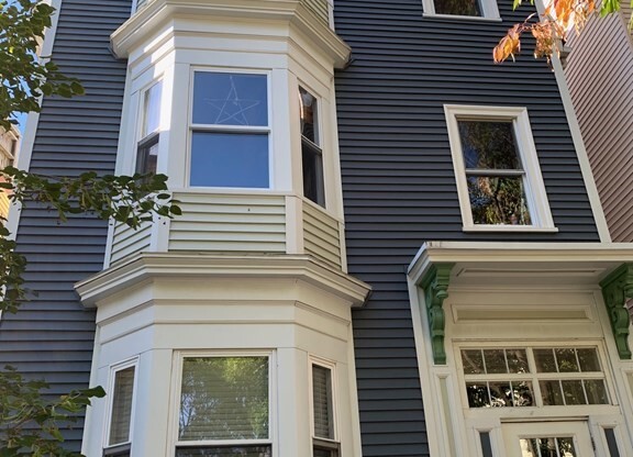 10 COTTAGE ST